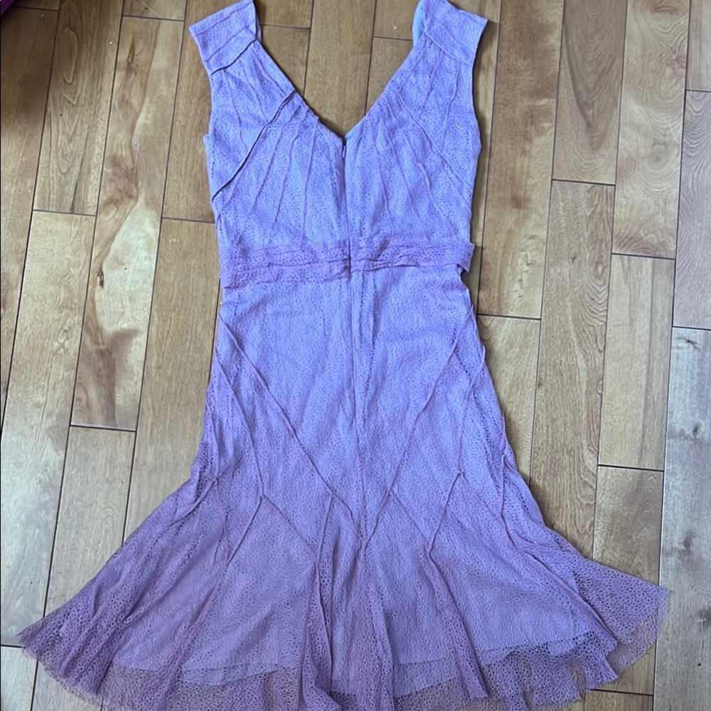 Zac Posen Lilac Midi Dress with Elegant Silhouette - Picture 3 of 4